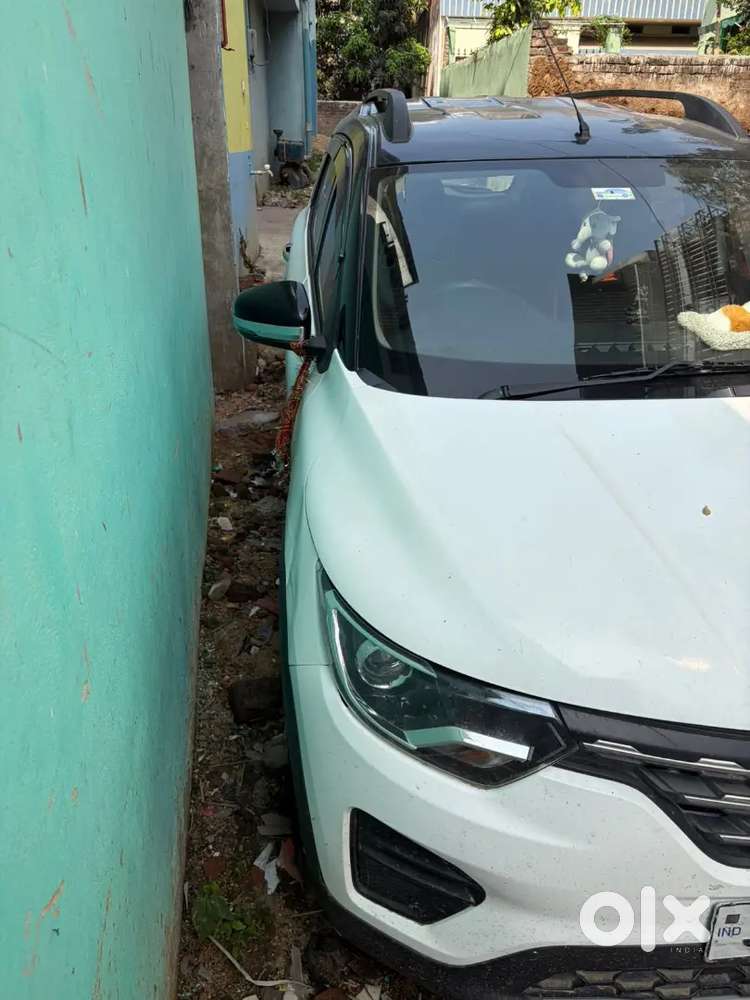 Renault Triber 2023 Petrol Well Maintained