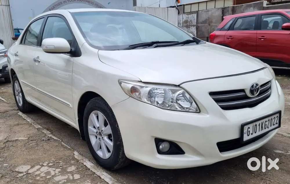 Toyota Corolla Altis 2010 Petrol Well Maintained
