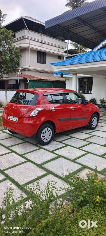 Maruti Suzuki Swift Vxi + Manual, 2016, Petrol