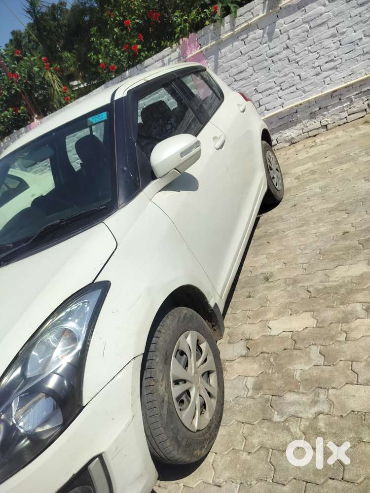 Maruti Suzuki Swift Vxi 1.2 Abs Bs-iv, 2016, Petrol