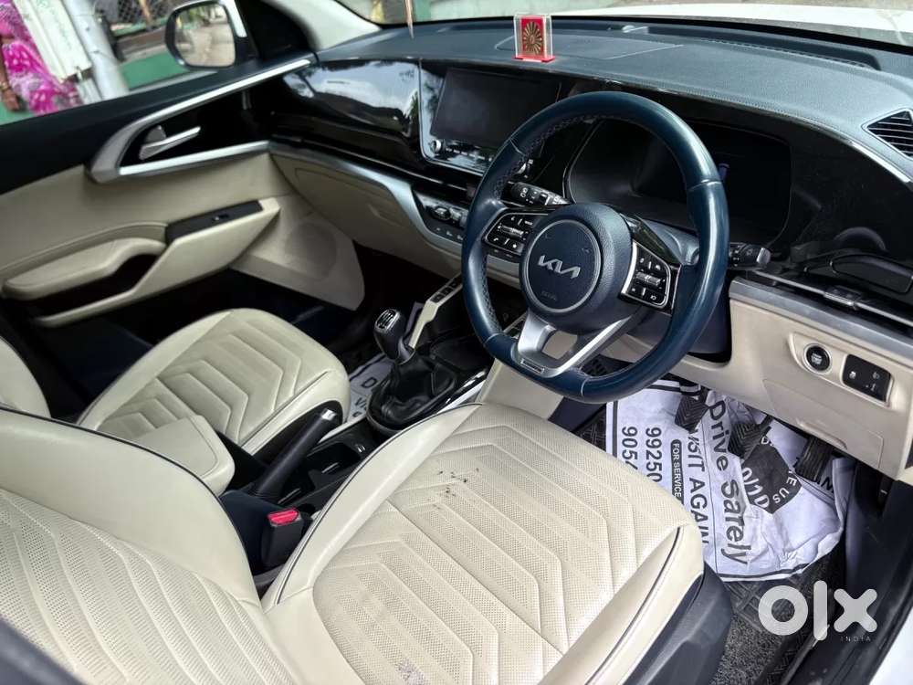 Kia Carens 1.4 Luxury Plus 6 Str, 2022, Petrol