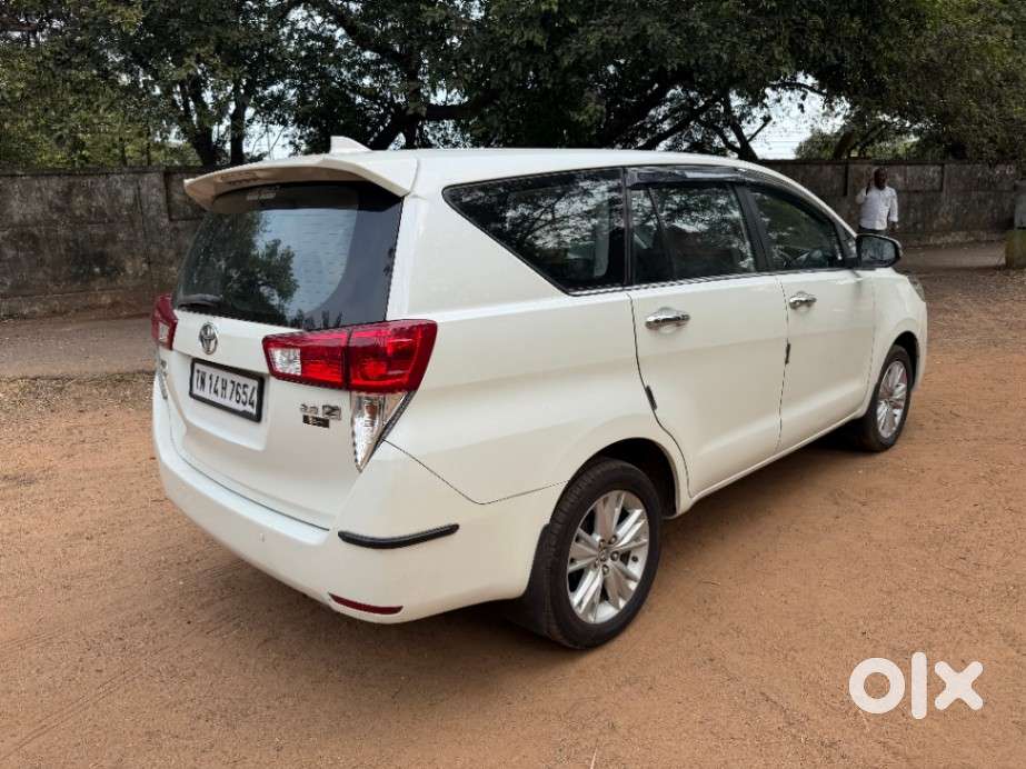 Toyota Innova Crysta 2.8z Automatic, 2016, Diesel