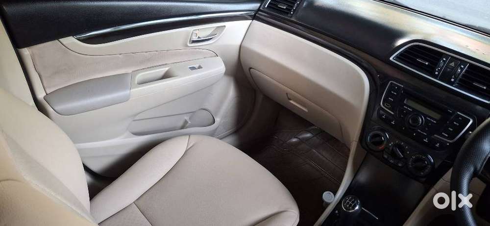 Maruti Suzuki Ciaz 1.3 Sigma Shvs Mt, 2018, Cng & Hybrids