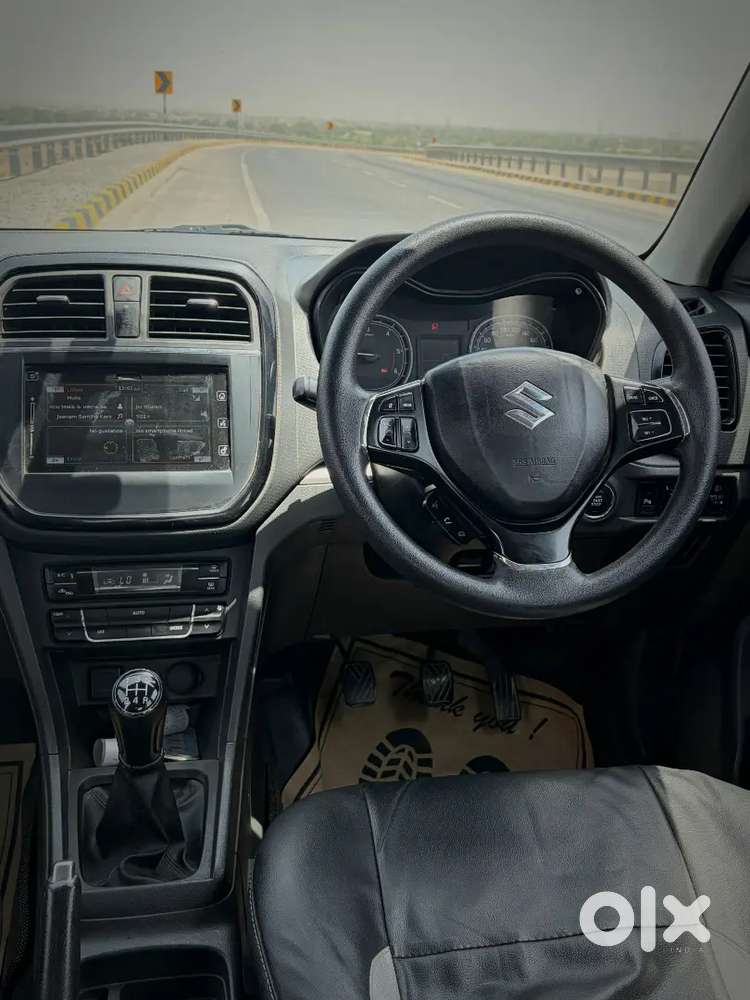 Maruti Suzuki Brezza Zdi+ Dual Tone 2017 Diesel Well Maintained