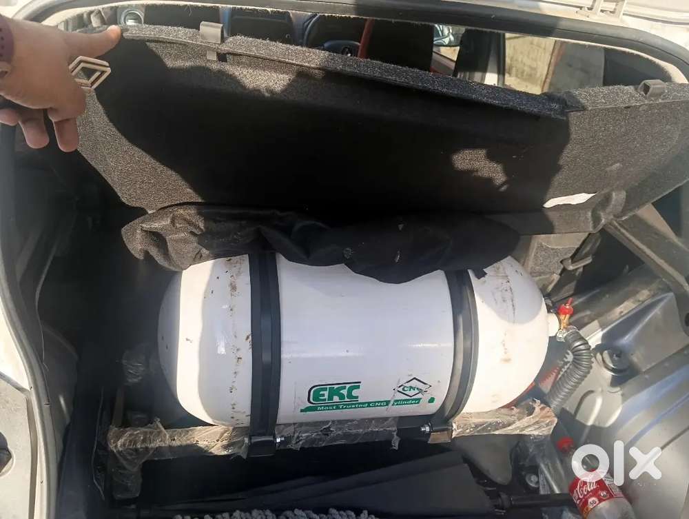 “2025 Kwid Rxt Cng  4500 Km  Single Owner  Like New”