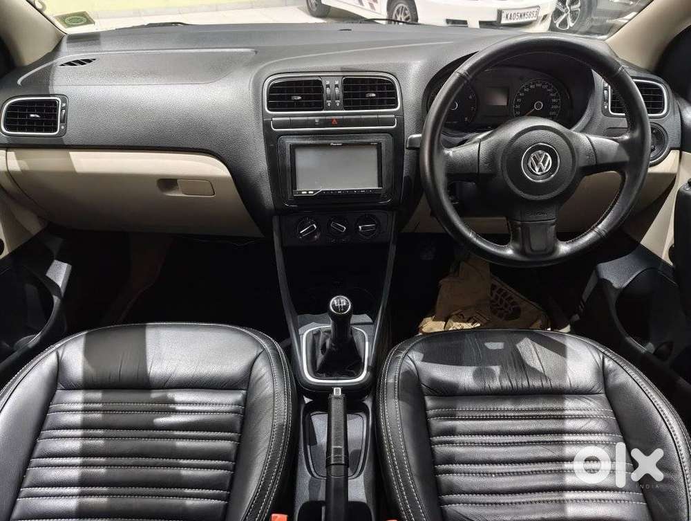 Volkswagen Polo Petrol Highline 1.6l, 2011, Petrol