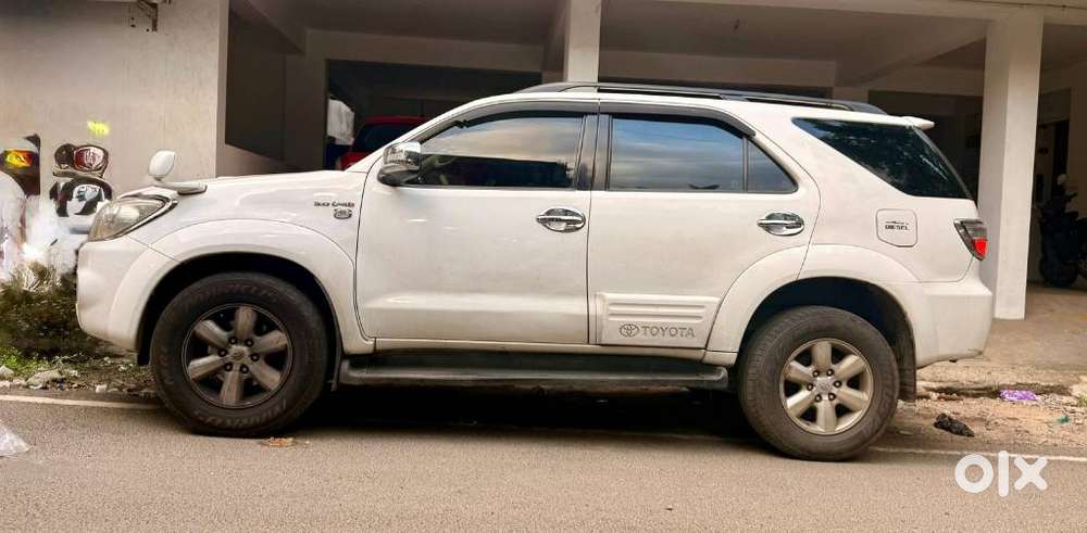 Toyota Fortuner 3.0 4x4 Manual, 2011, Diesel