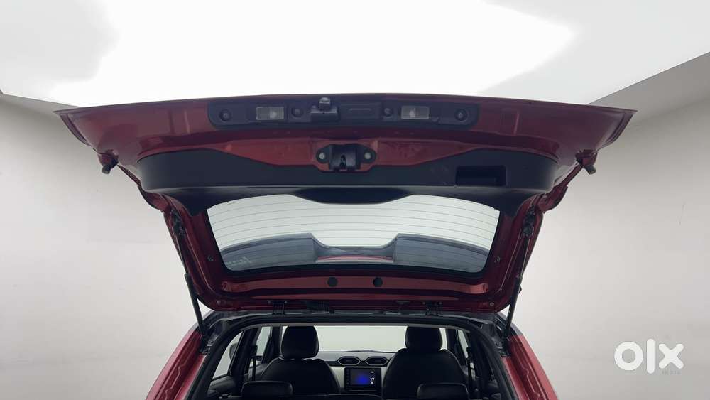 Nissan Magnite 1.0 Xv Dual Tone, 2023, Petrol
