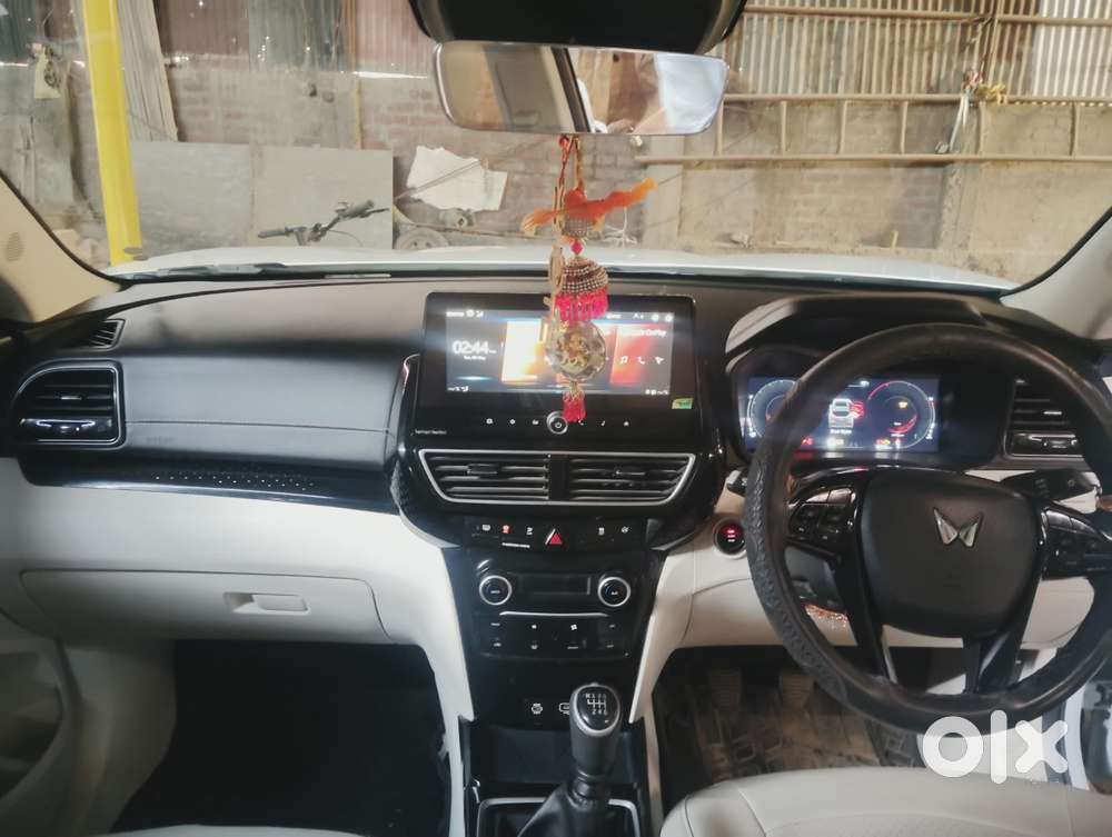 Mahindra Xuv 3xo Ax7 Diesel Mt, 2024, Diesel