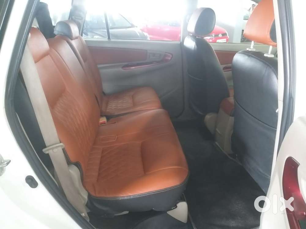 Toyota Innova 2.5 G (diesel) 8 Seater, 2014, Diesel
