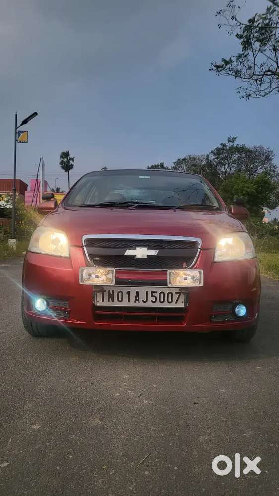 Chevrolet Aveo Sedan (red)