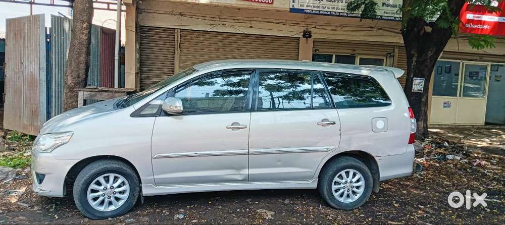 Innova 2.5 V Version 7 Seater Diesel