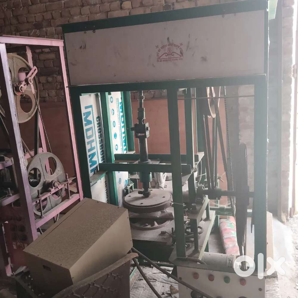 Disposal plates & cups making machine