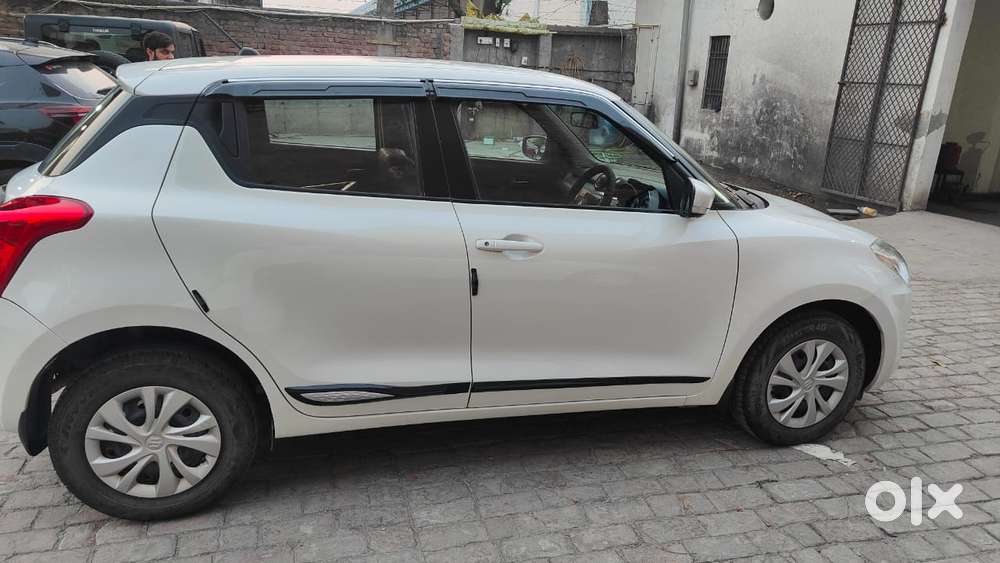Maruti Suzuki Swift Vxi Optional, 2018, Petrol
