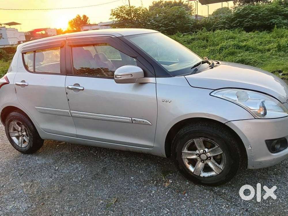Maruti Suzuki Swift Vxi + Manual, 2012, Petrol