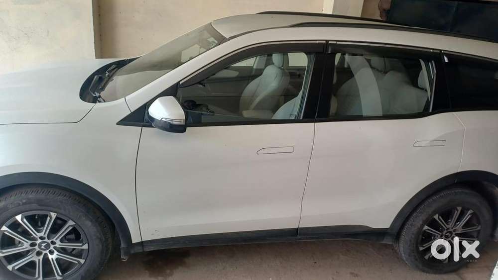 Mahindra Xuv700 2022 Diesel 50000 Km Driven