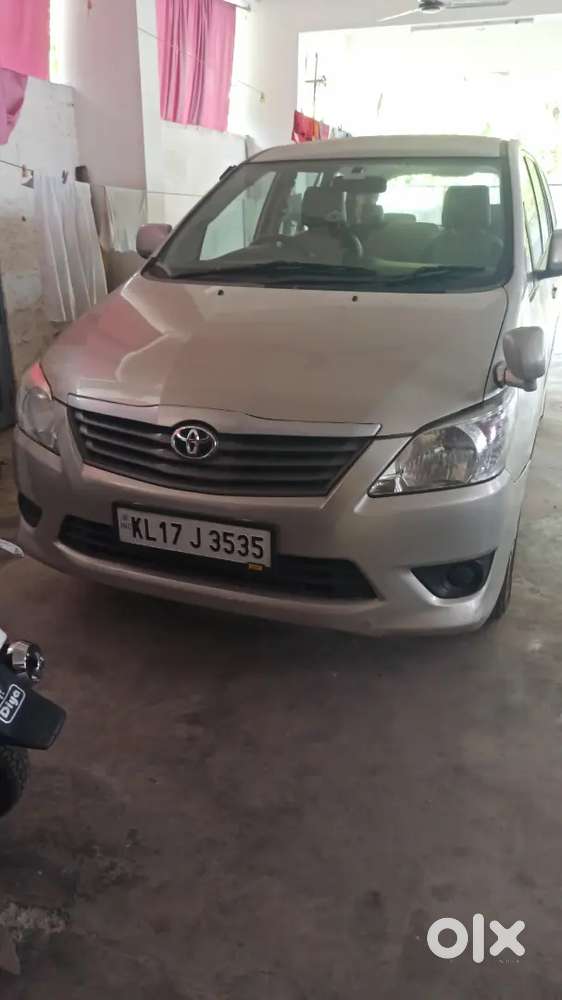 Toyota Innova 2012 Diesel Well Maintained