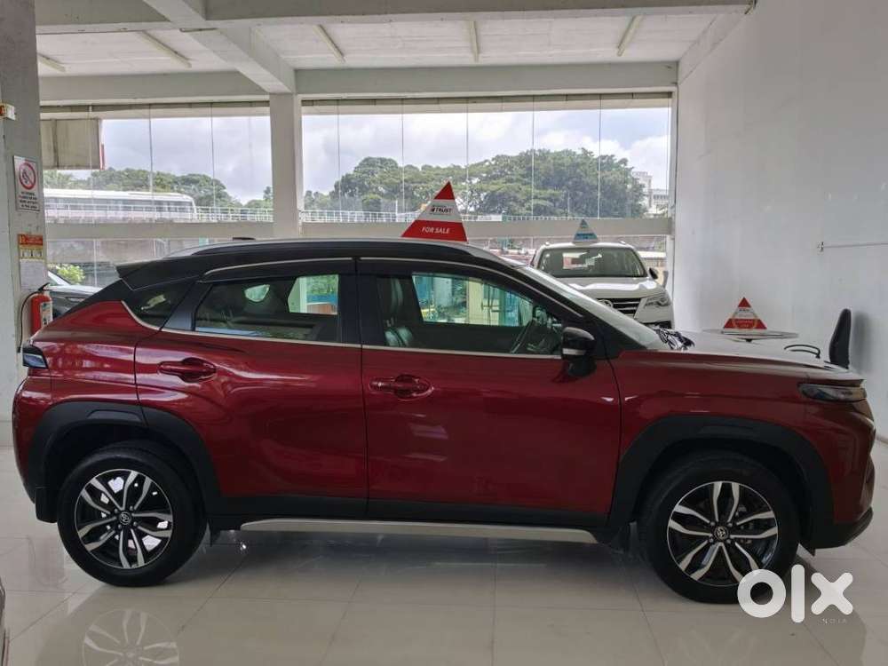 Toyota Urban Cruiser Taisor V 1.0 Petrol Mt Dual Tone, 2025, Petrol