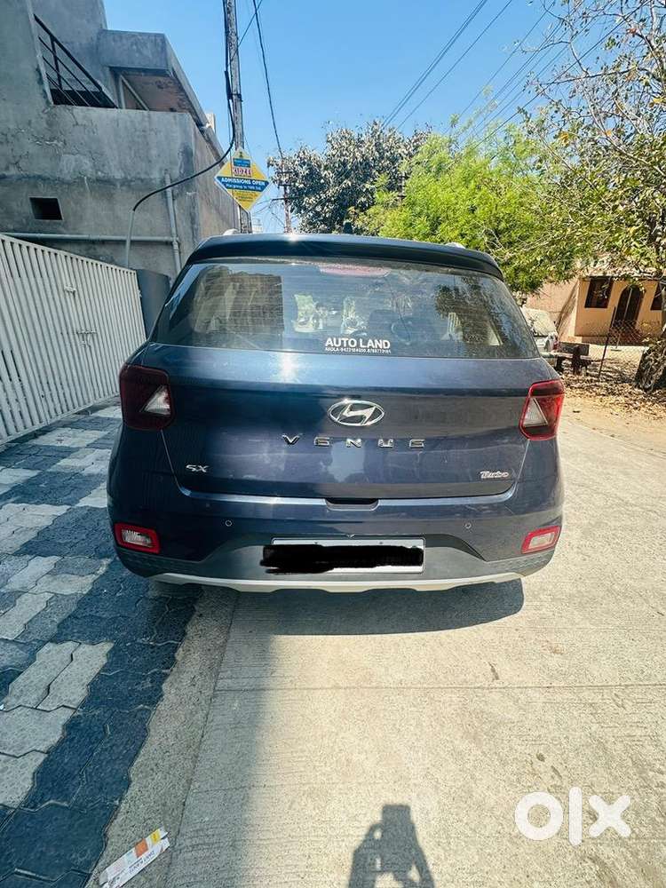 Hyundai Venue 2019 Petrol Well Maintained