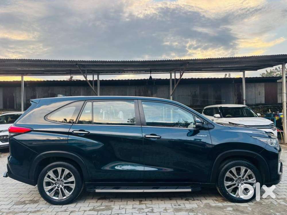Toyota Innova Hycross 2.0 Zx (o) Hybrid 7 Str, 2023, Petrol