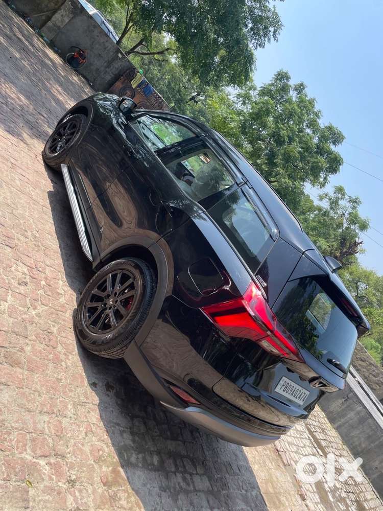 Mahindra Xuv700 2024 Diesel 9000 Km Driven