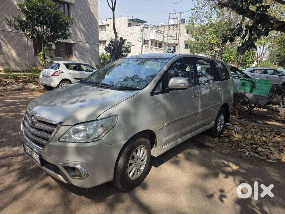 Toyota Innova 2.5 V 8 Str, 2012, Diesel