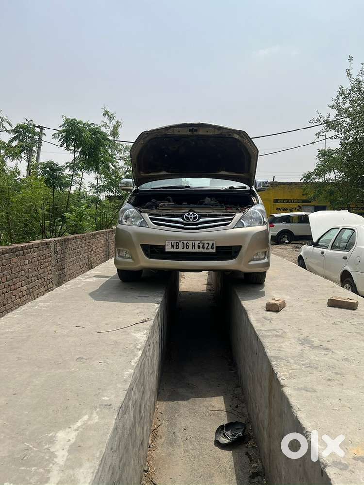 Toyota Innova 2011 Km Driven