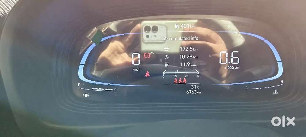 Hyundai Venue E Plus 2024 Petrol 6800 Km Driven With Sunroof