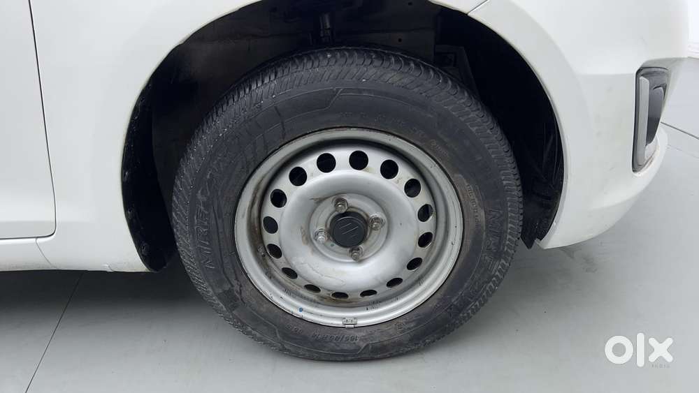 Maruti Suzuki Swift 1.2 Lxi (o), 2017, Petrol