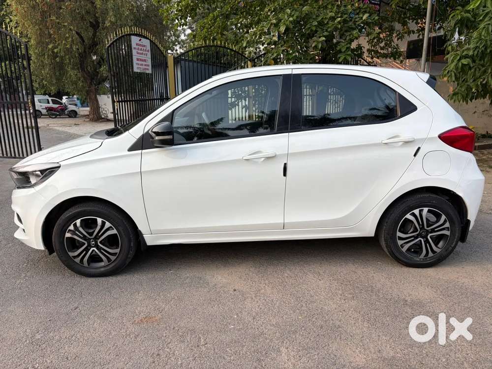 Tata Tiago 1.2 Revotron Xt (o), 2023, Petrol