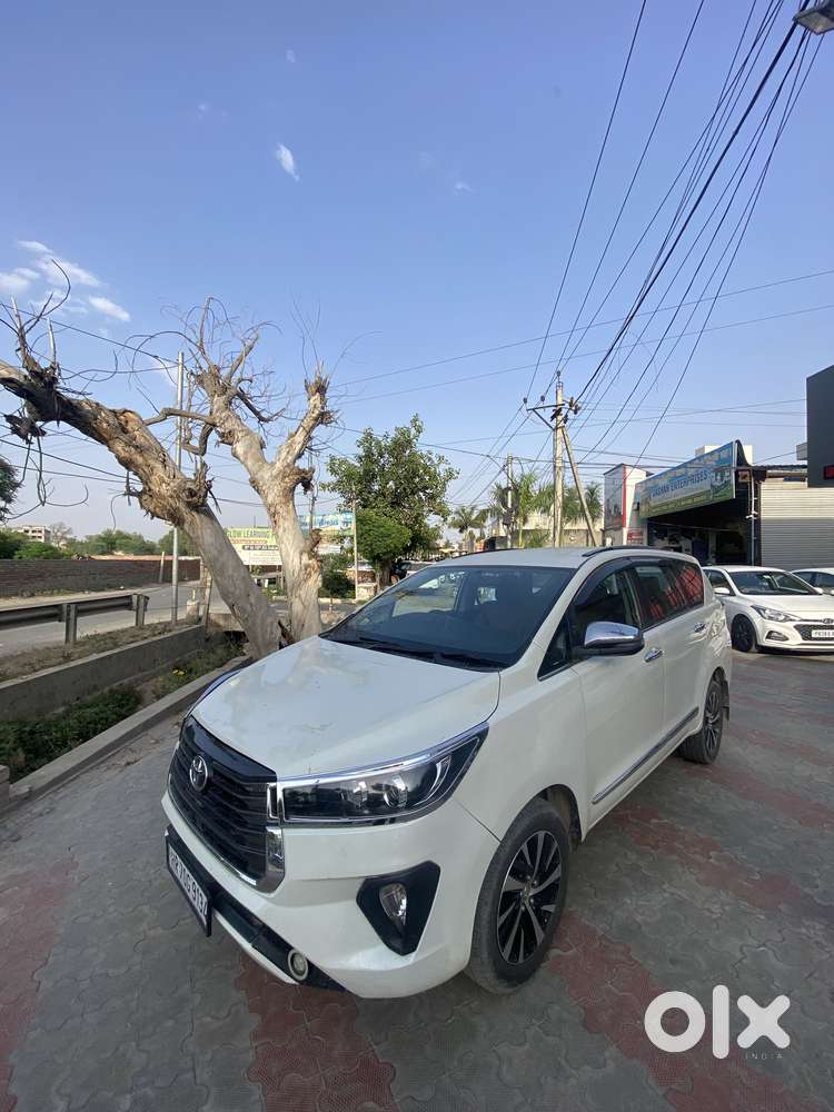 Toyota Innova Crysta 2.5z, 2022, Diesel