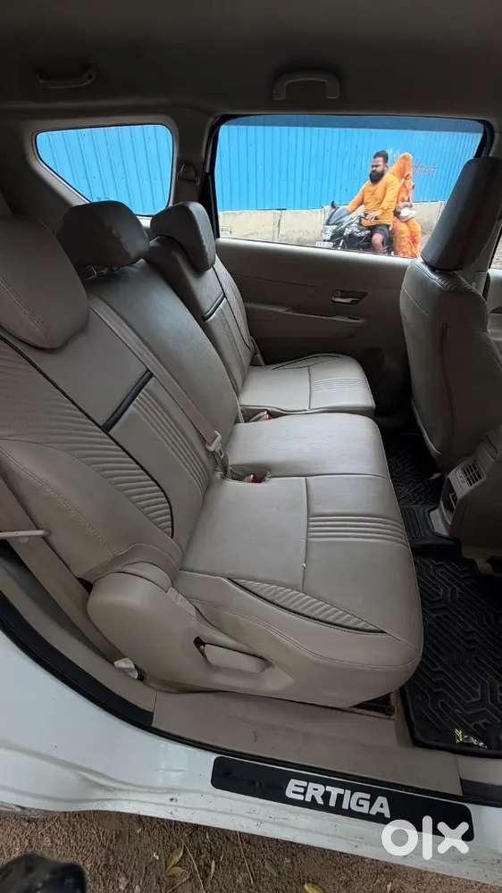 Maruti Suzuki Ertiga Vxi 2025
