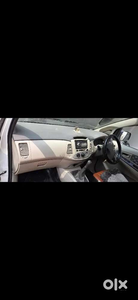 Toyota Innova 2014 Diesel 100000 Km Driven