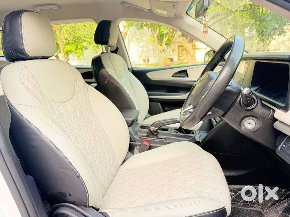 Mahindra Xuv700 2.2 Mx Diesel Mt 5 Str, 2022, Diesel