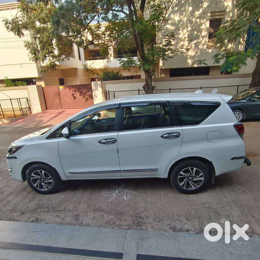 Toyota Innova Crysta 2.4 V 7 Str, 2023, Diesel