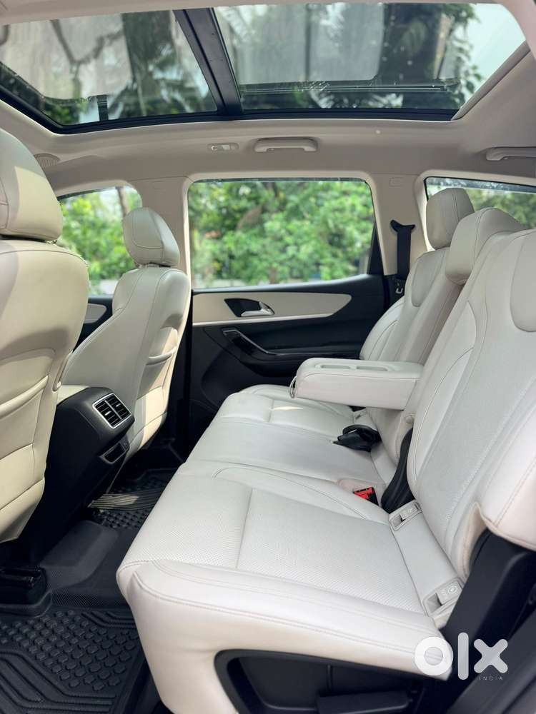 Mahindra Xuv700 2.2 Ax 7 Diesel At Luxury Pack Str, 2022, Diesel
