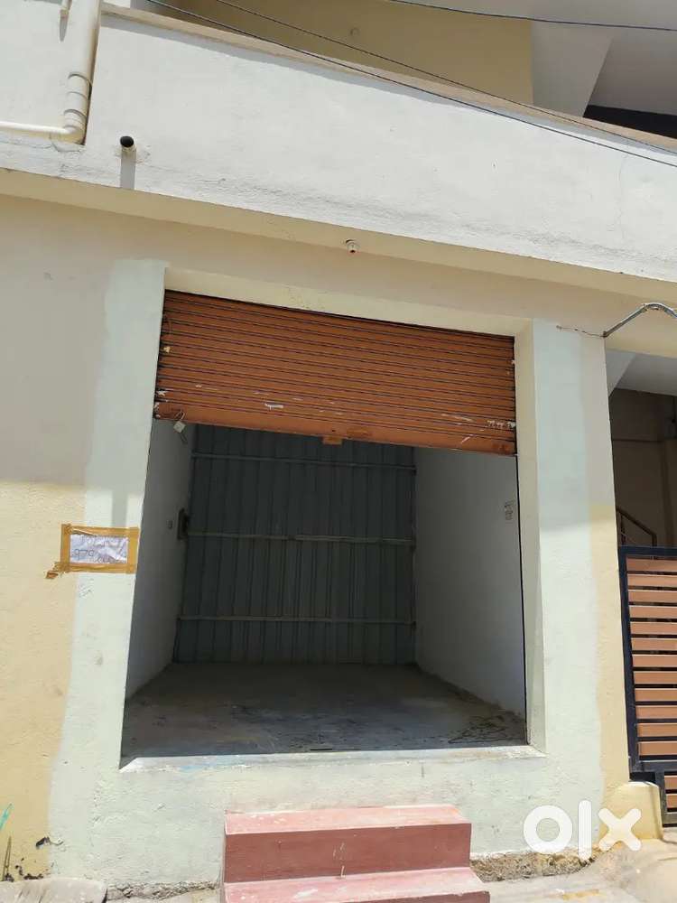 Commercial eb line workshop space