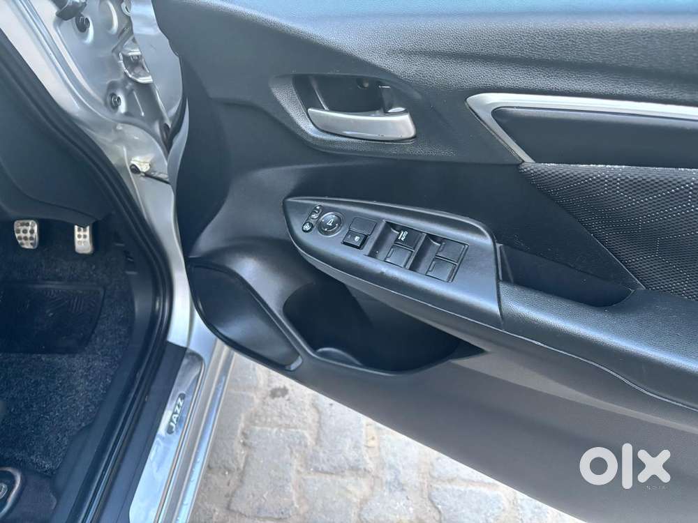 Honda Jazz V Mt Privilege, 2017, Petrol