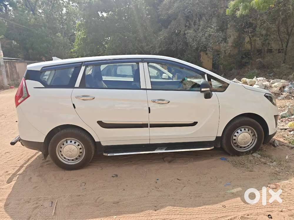 Mahindra Marazzo 2025 Diesel 5000 Km Driven