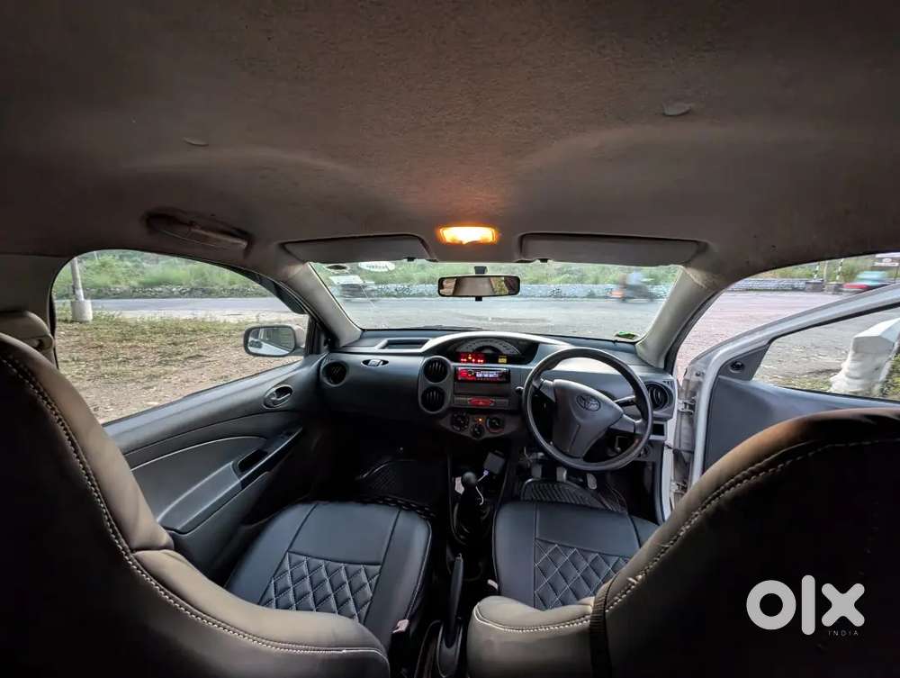 Toyota Etios Cross 2012