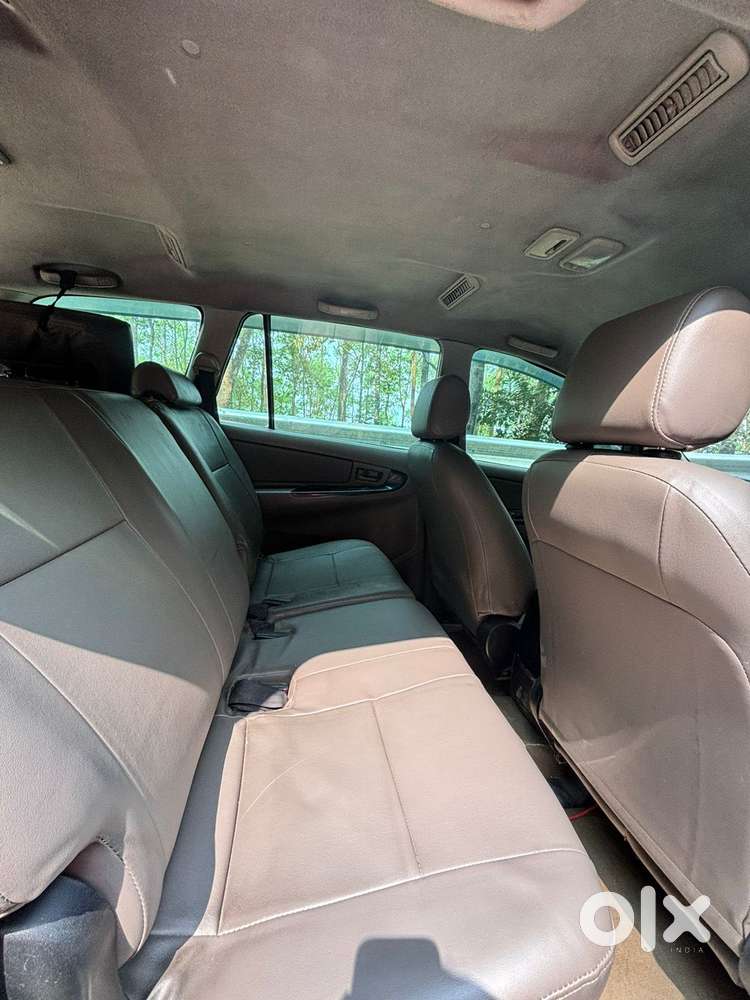 Toyota Innova 2012-2013 2.5 E Diesel Ms 8-seater, 2016, Diesel