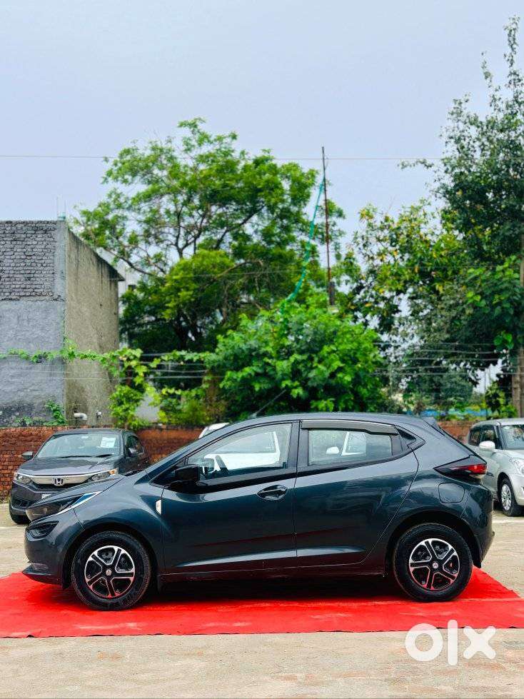 Tata Altroz 1.2 Xe Plus Petrol, 2020, Petrol