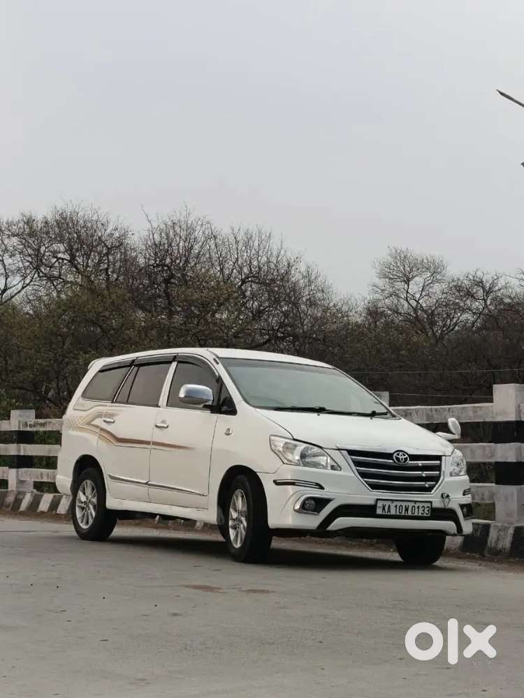 Toyota Innova 2015 Diesel 140000 Km Driven