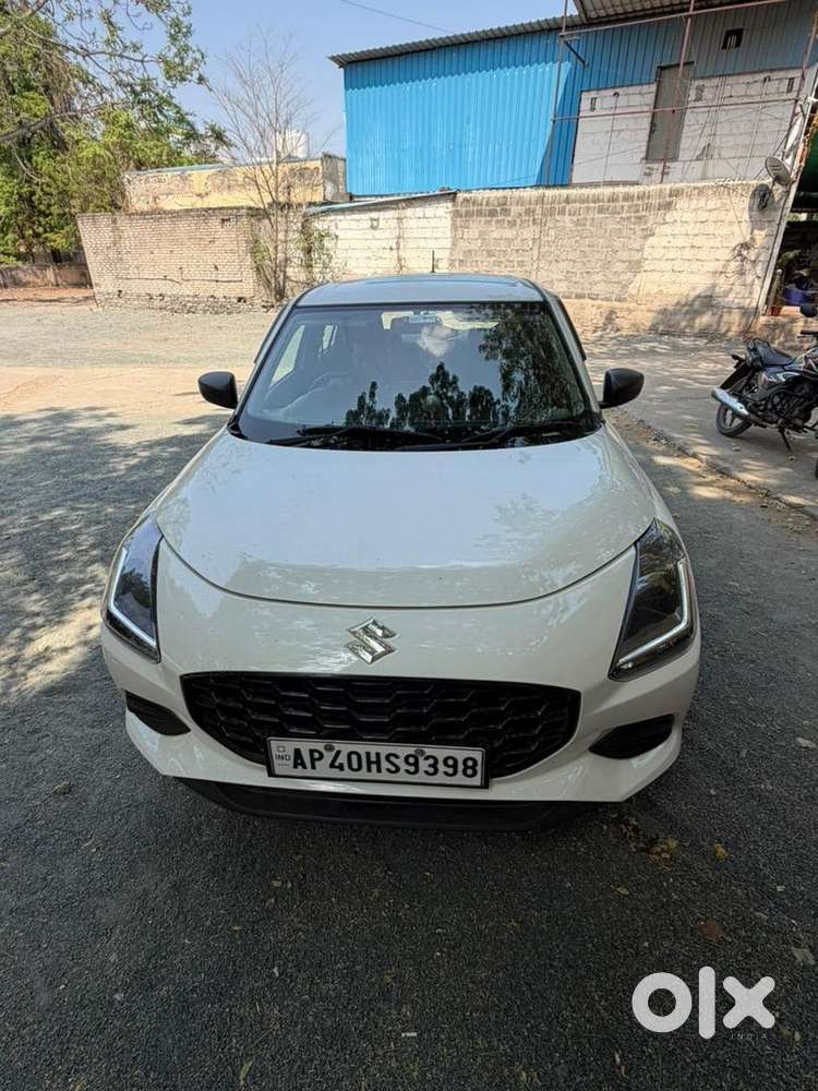 Lxi 2025 With Parking Sensors/reverse Camera/music System