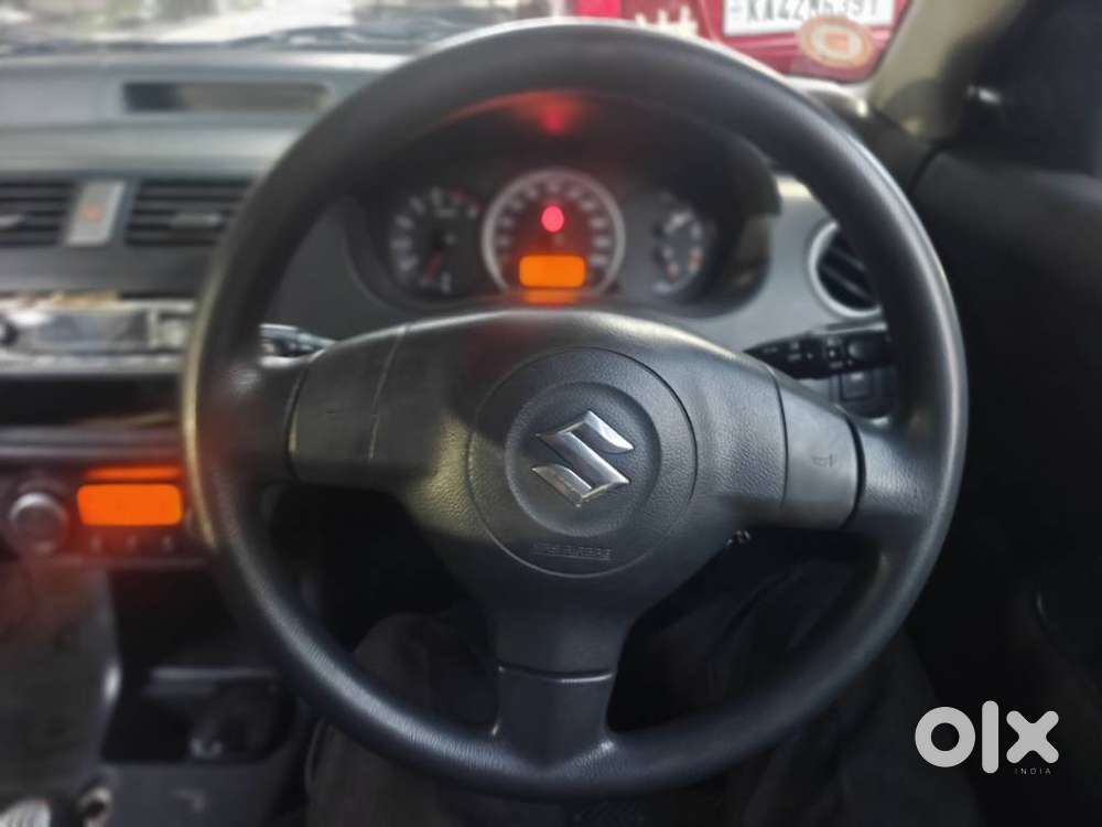 Maruti Suzuki Swift 1.3 Zxi, 2006, Petrol