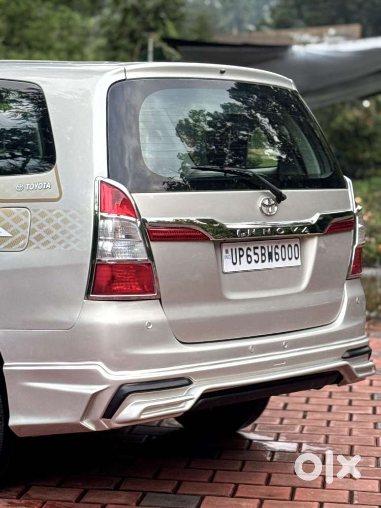 Toyota Innova 2.5 Z Diesel 7 Seater Bs Iv, 2015, Electric