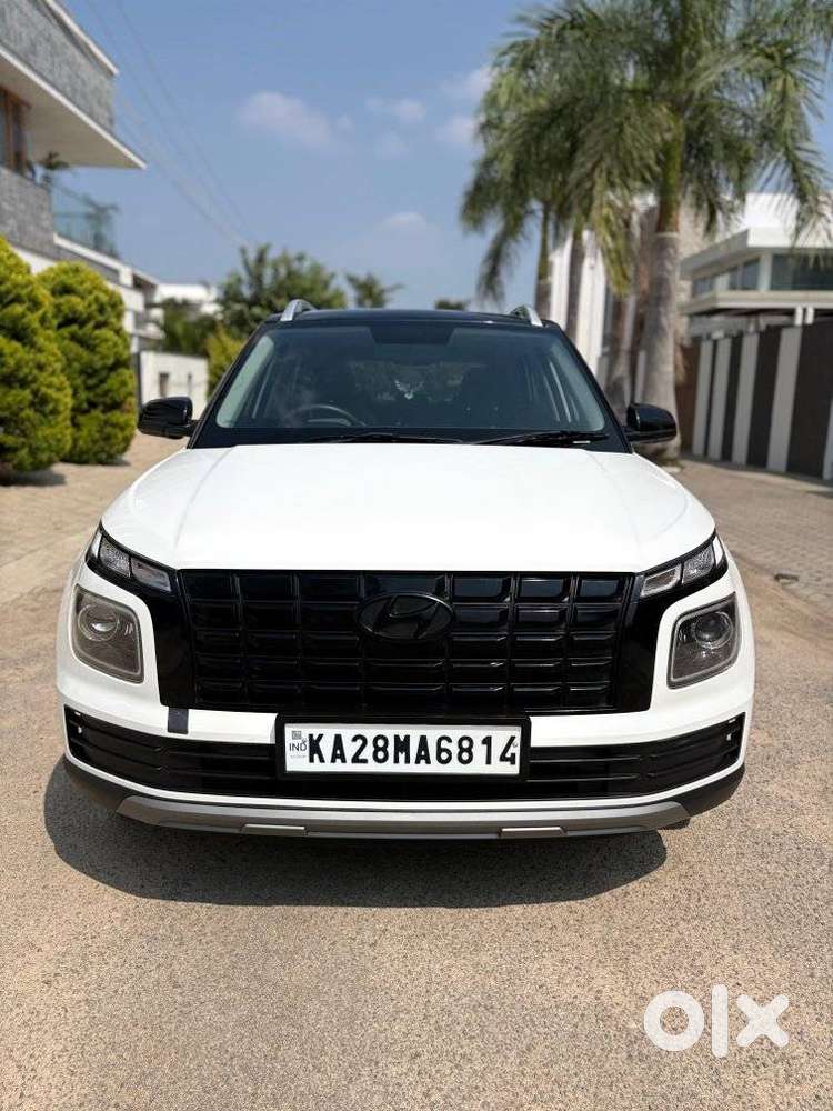 Hyundai Venue 1.2 S (o), 2024, Petrol