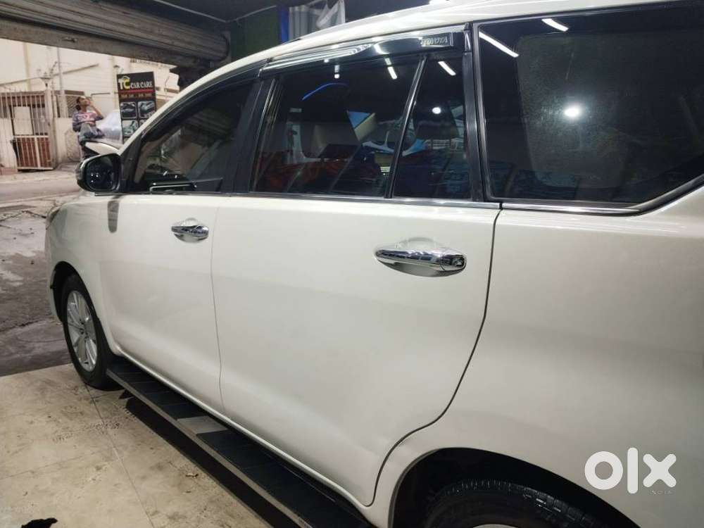 Toyota Innova Crysta 2.8z Automatic, 2017, Diesel