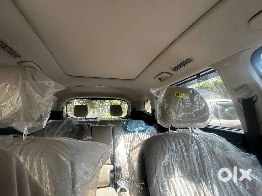 Kia Carens Clavis, 2025, Petrol