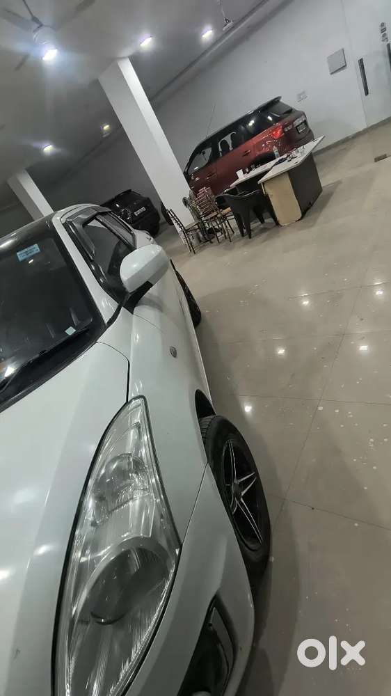 Maruti Suzuki Swift 2017 Petrol 70000 Km Driven